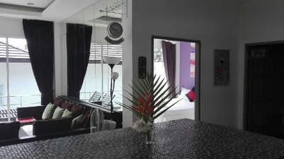holiday house rental, Villa Paris, living room overlooking the room Sacré Coeur, Chaweng, koh samui.